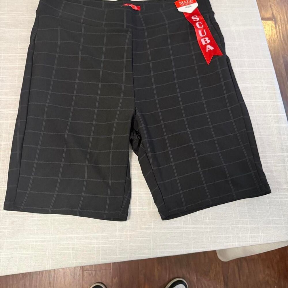 Unbranded Women's Black and Grey Shorts